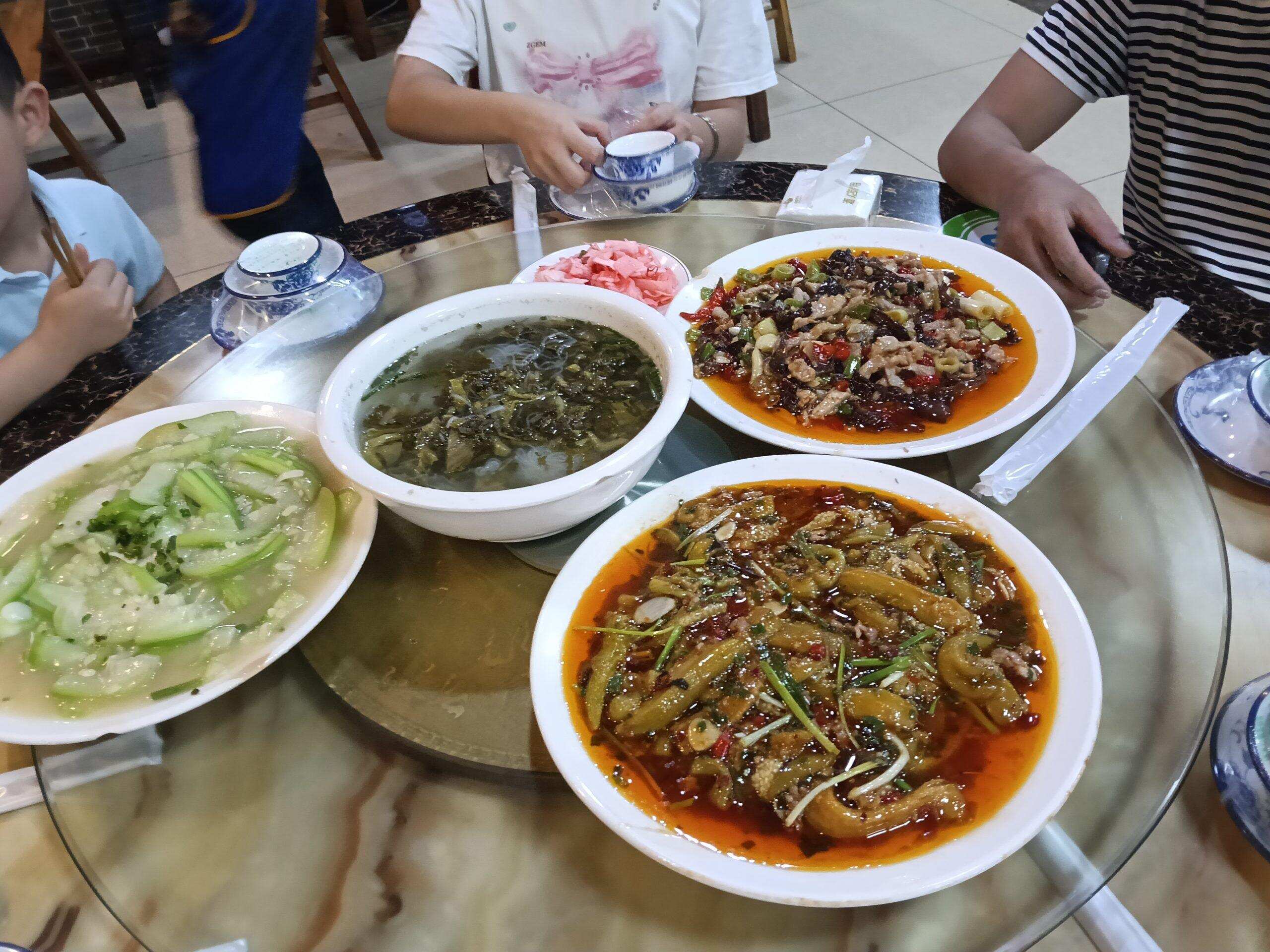 现在吃饭-校园频道