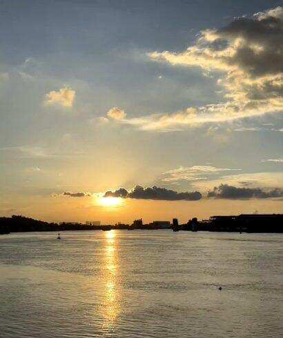 事实上 你和晚霞一样耀眼🌇-校园频道