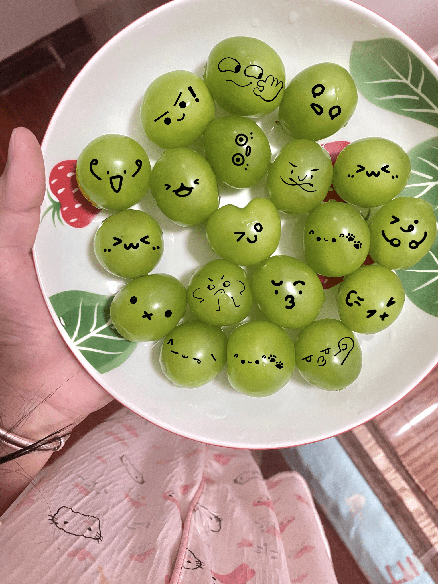 谁要吃这么可爱的葡萄😘😘-校园频道