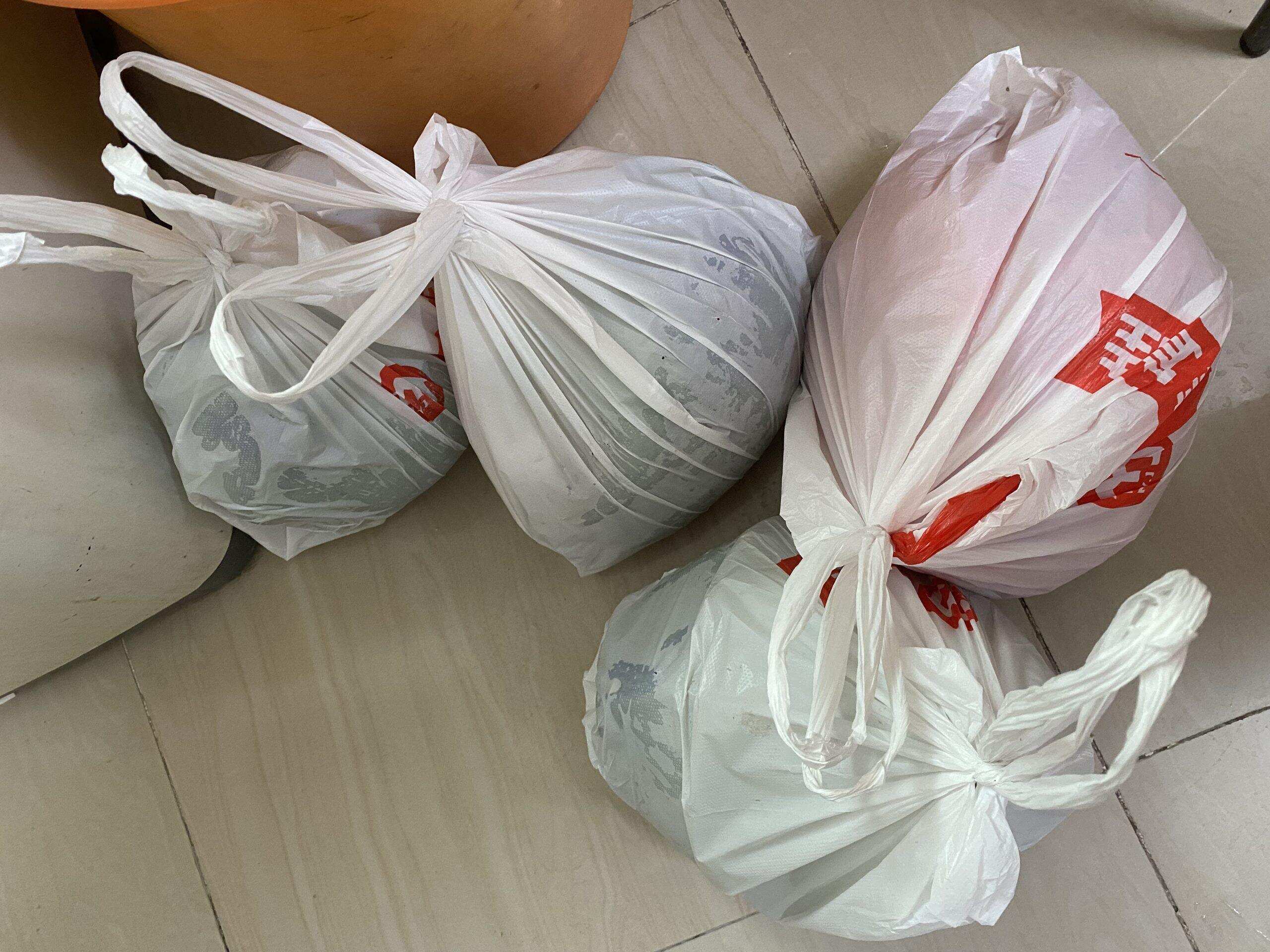 拿着4个大椰子从1楼爬到了4楼🤙🤙🤙-校园频道