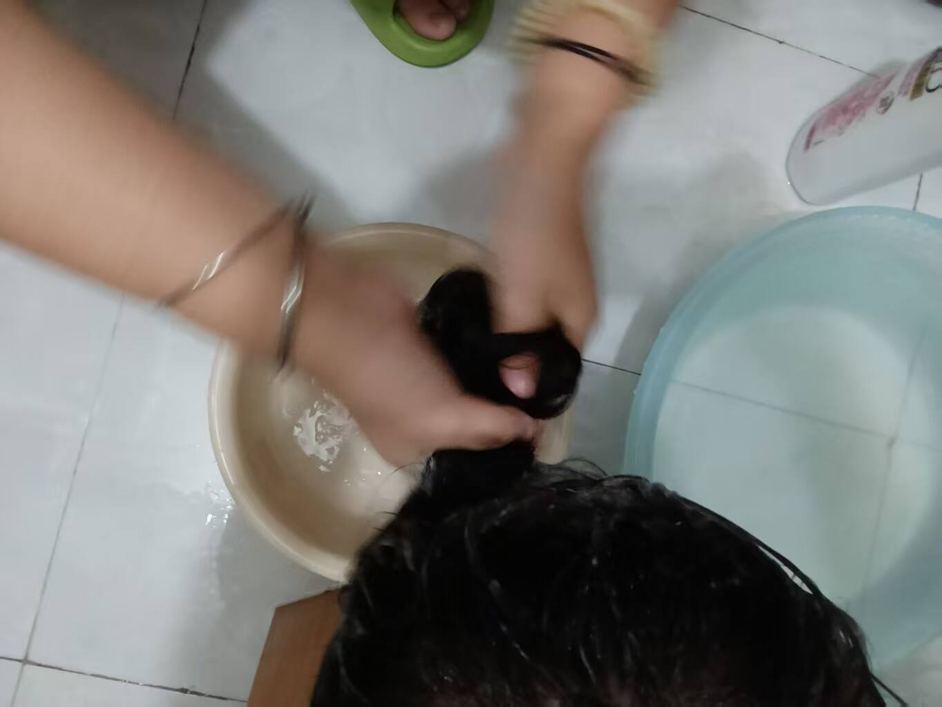 “被人洗头的快乐，谁懂！”-校园频道