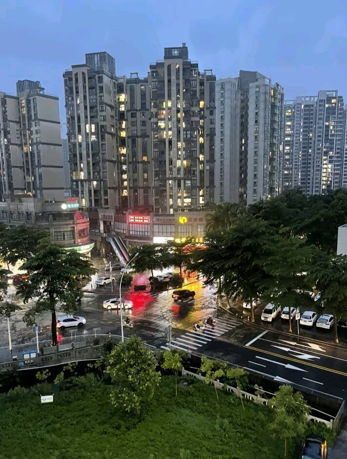 连续一周的台风大暴雨可不可以停了我要出去耍-校园频道