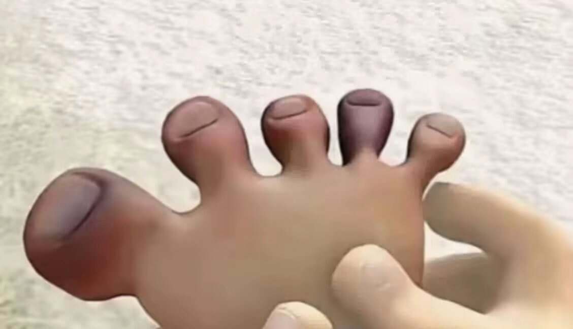 砸到脚了好痛🤫-校园频道