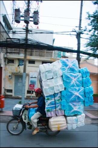 摩托车上的超载生活-校园频道