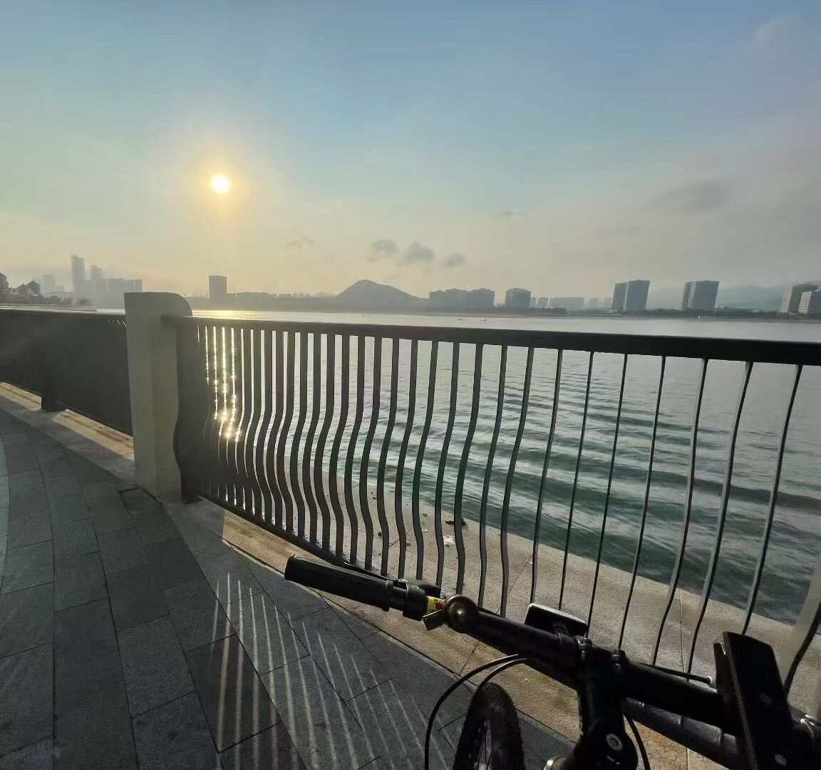 (^￫ᴥ￩^)[ʕಠɷಠʔ]-校园频道