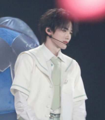 眼睛里亮亮的-校园频道